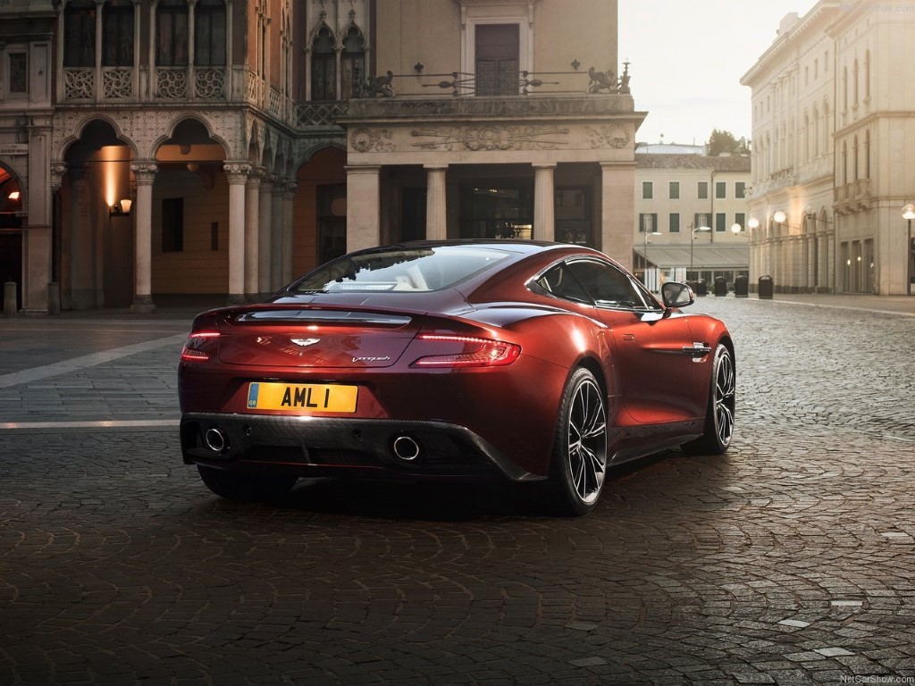Aston Martin Vanquish 5.9 V12 Touchtronic II